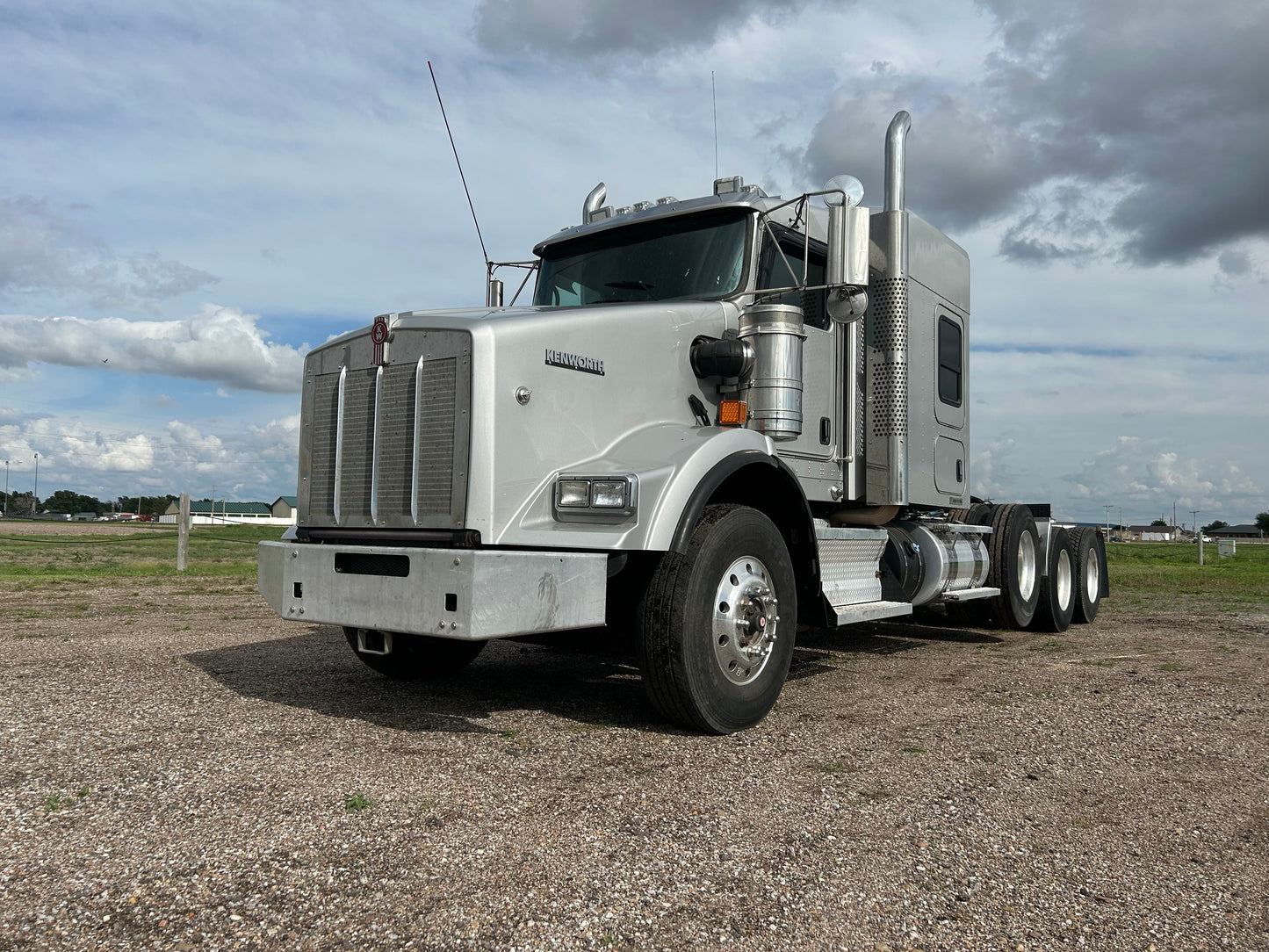 2016 Kenworth T800 Tri Axle