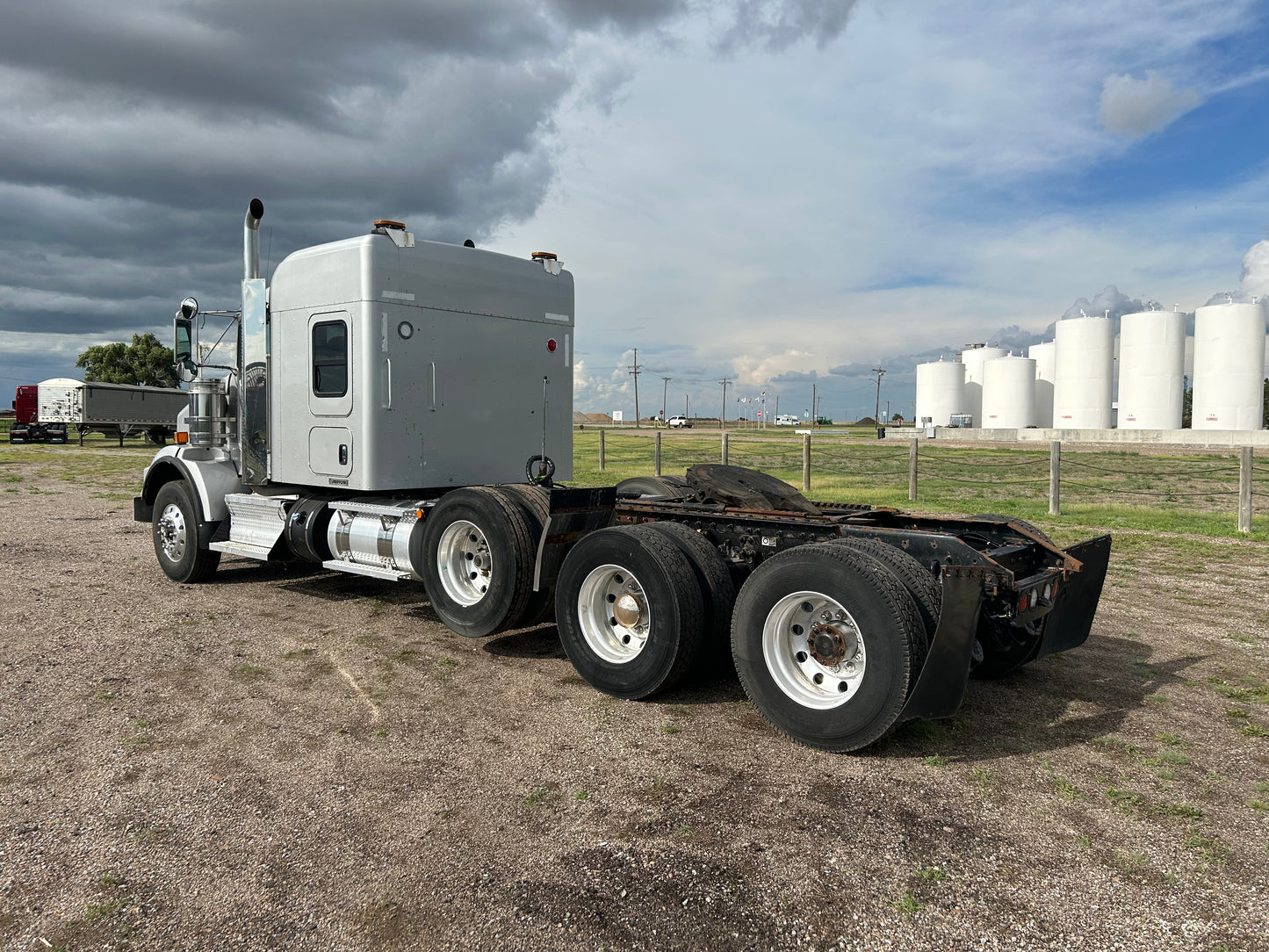 2016 Kenworth T800 Tri Axle