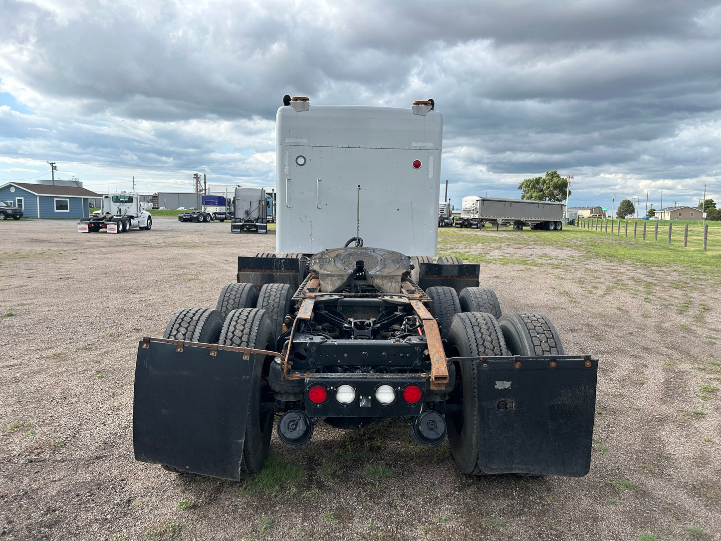 2016 Kenworth T800 Tri Axle