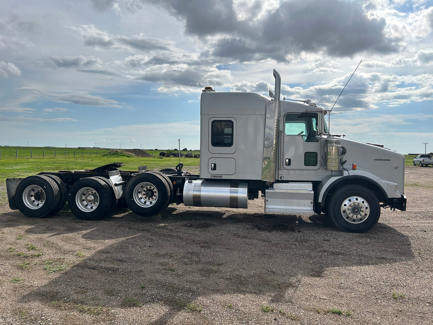 2016 Kenworth T800 Tri Axle