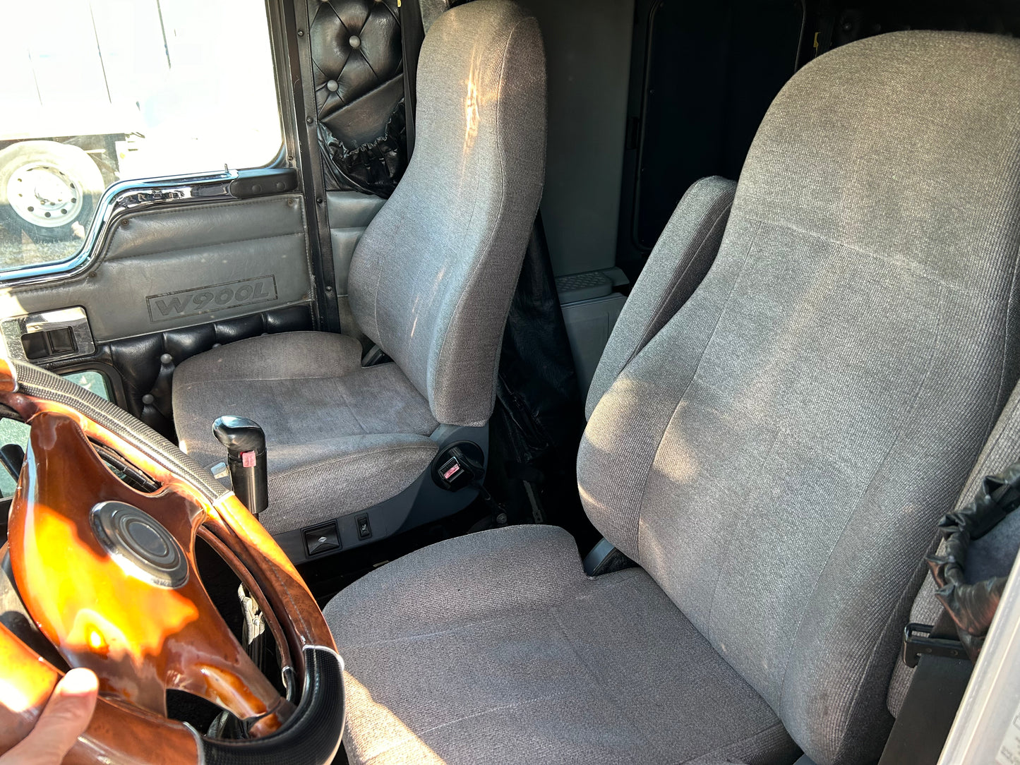 1999 Kenworth W900L