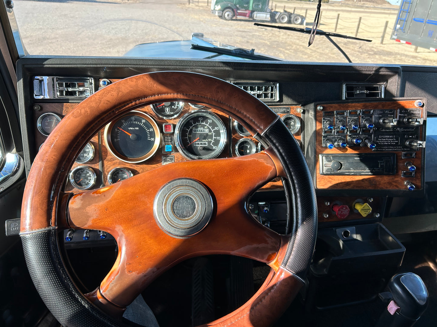 1999 Kenworth W900L