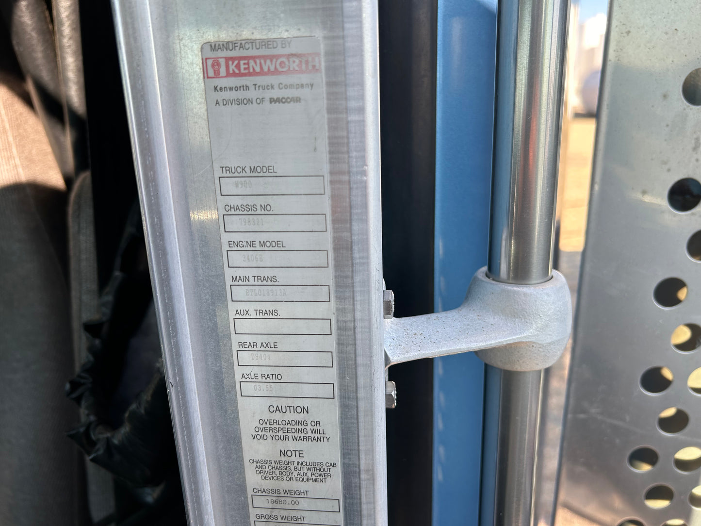 1999 Kenworth W900L