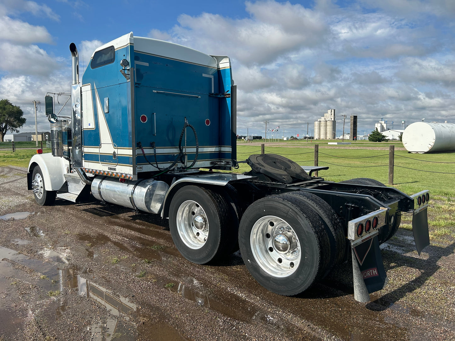 2005 Kenworth W900L