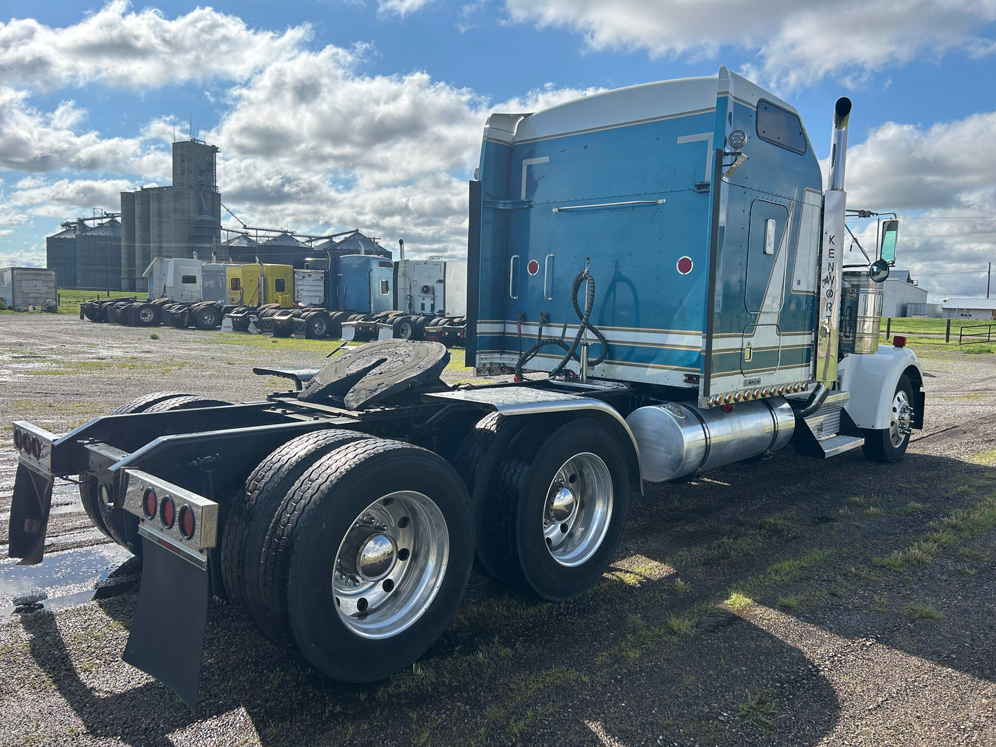 2005 Kenworth W900L