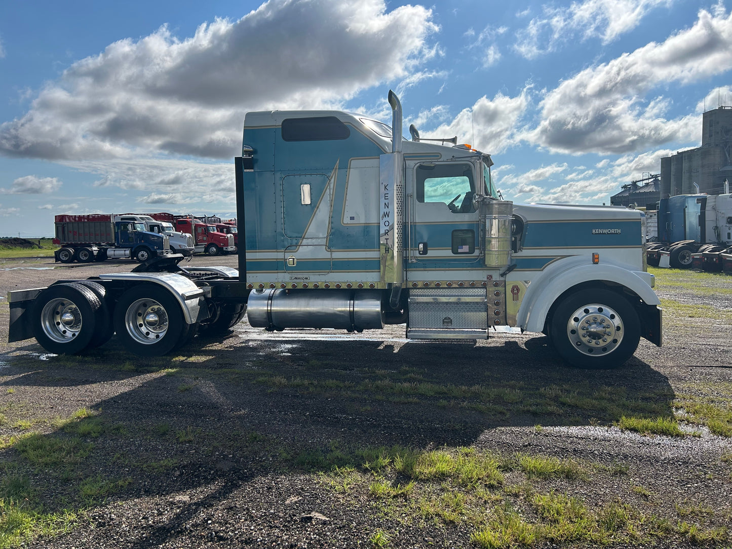 2005 Kenworth W900L