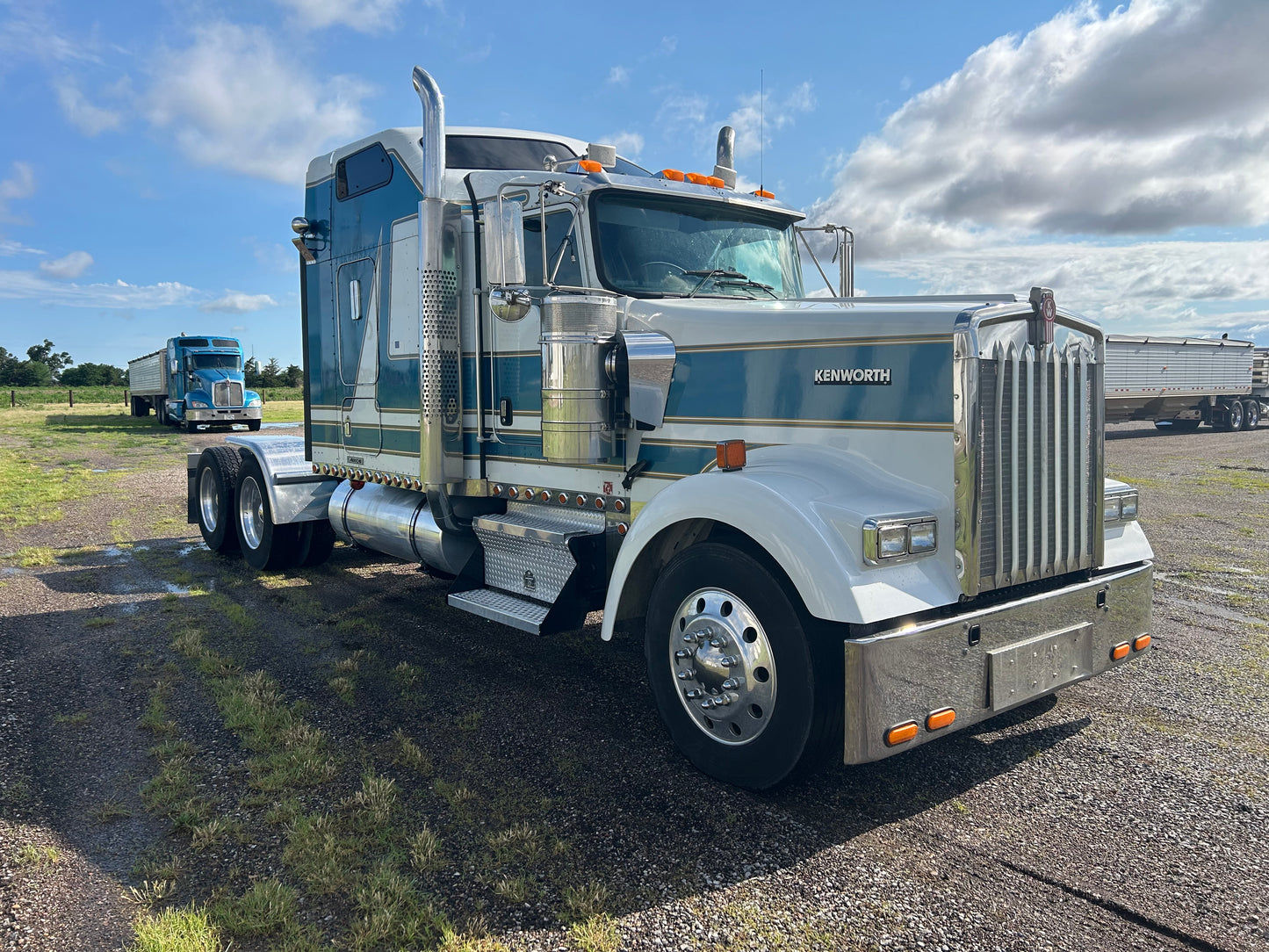 2005 Kenworth W900L