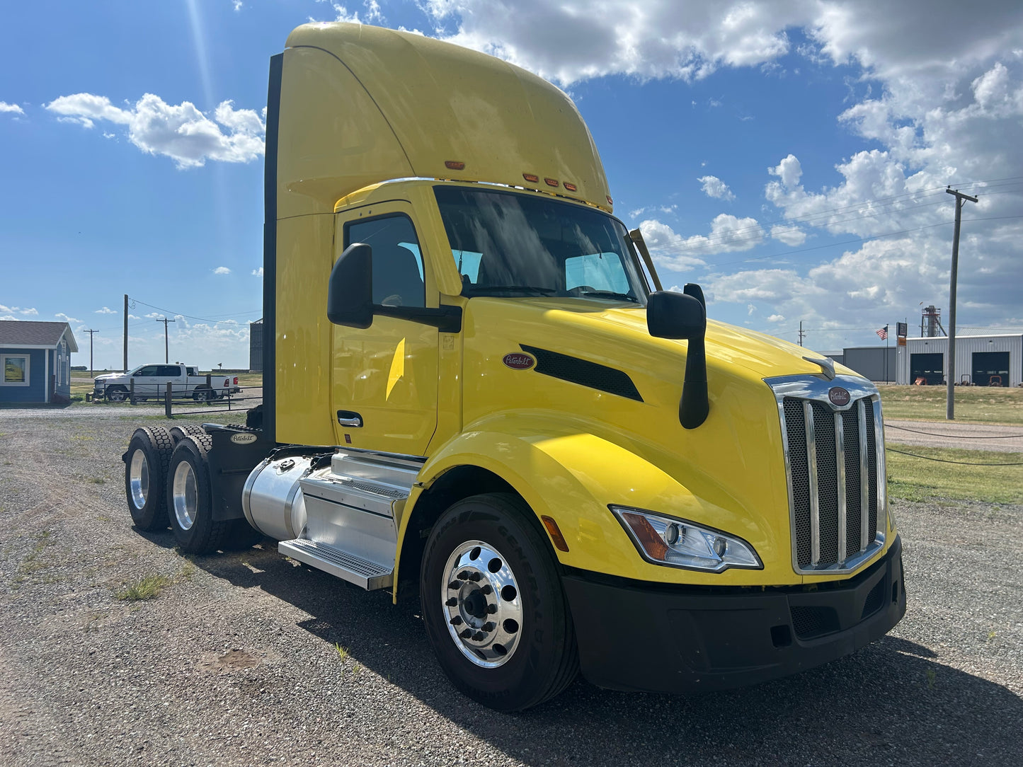 2023 Peterbilt 579