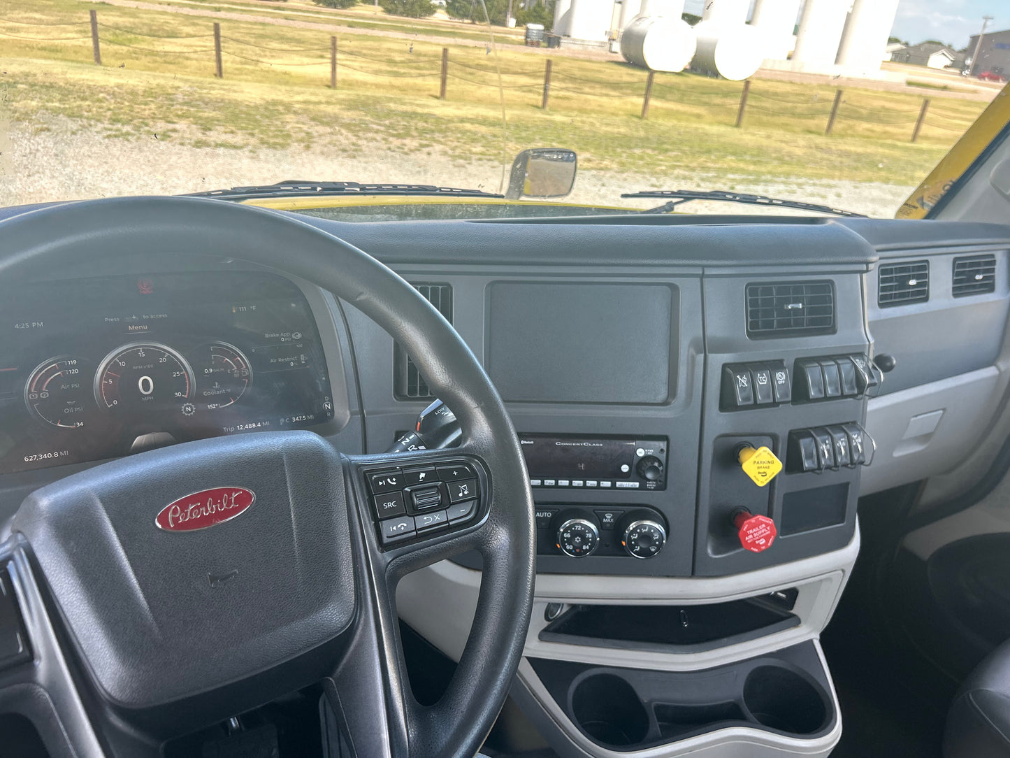 2023 Peterbilt 579