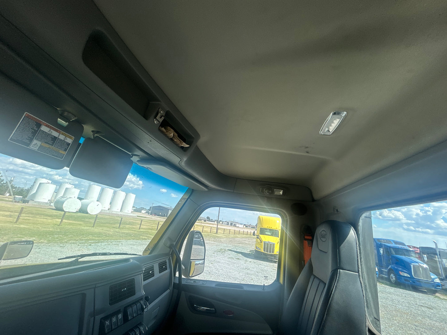 2023 Peterbilt 579
